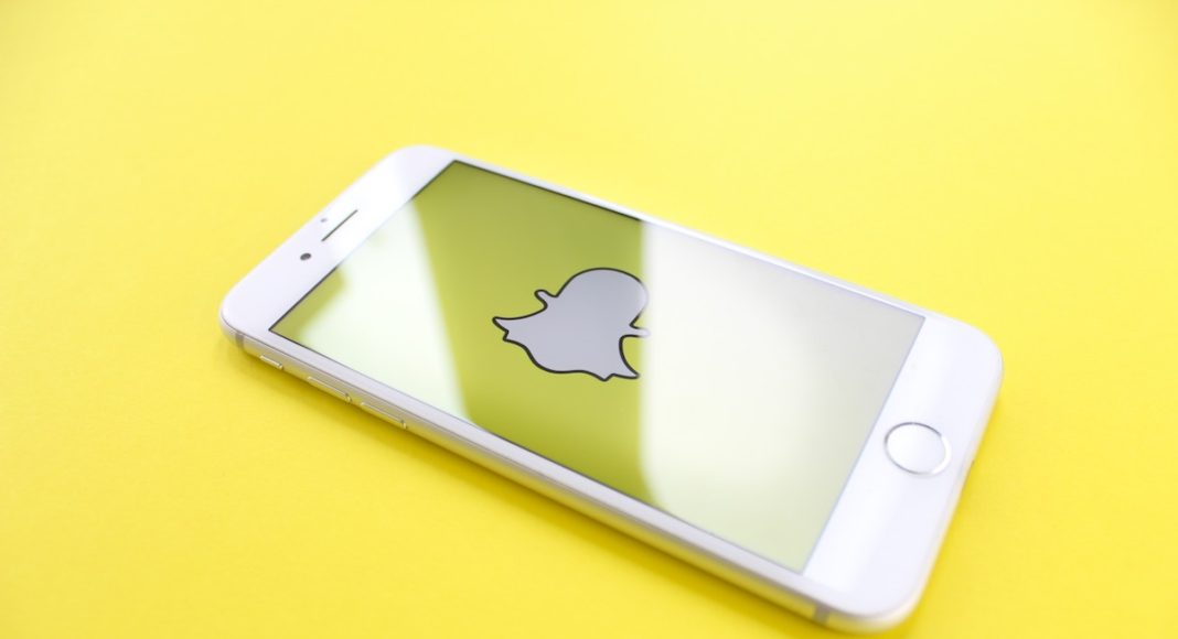 how to make money on snapchat